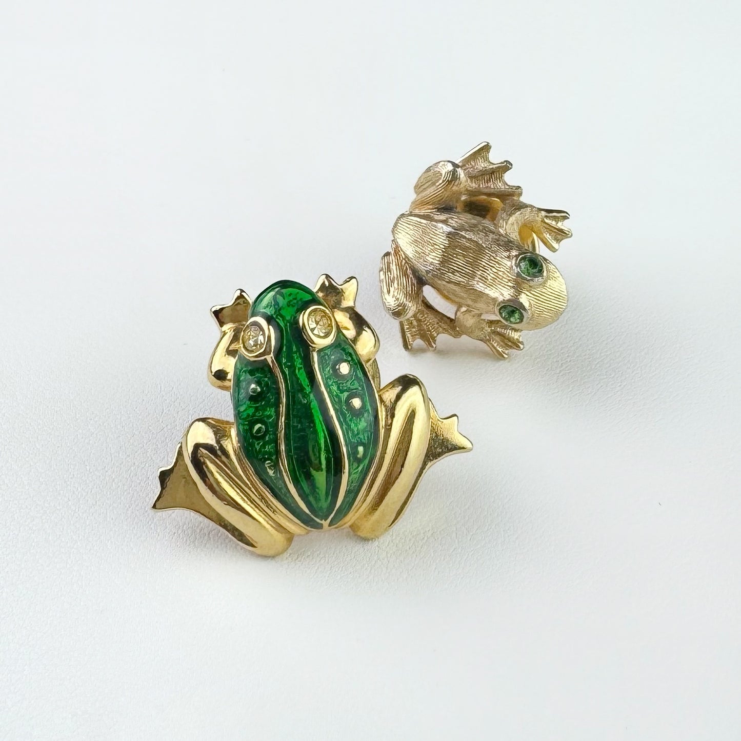 80s/90s “Avon” Gold Tone Frog Pin