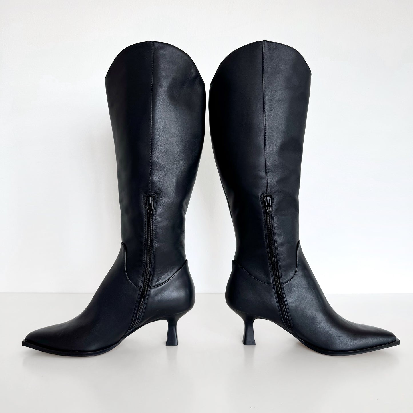 Dolce Vita “Annika” Leather Knee High Kitten Heel Boots (9)