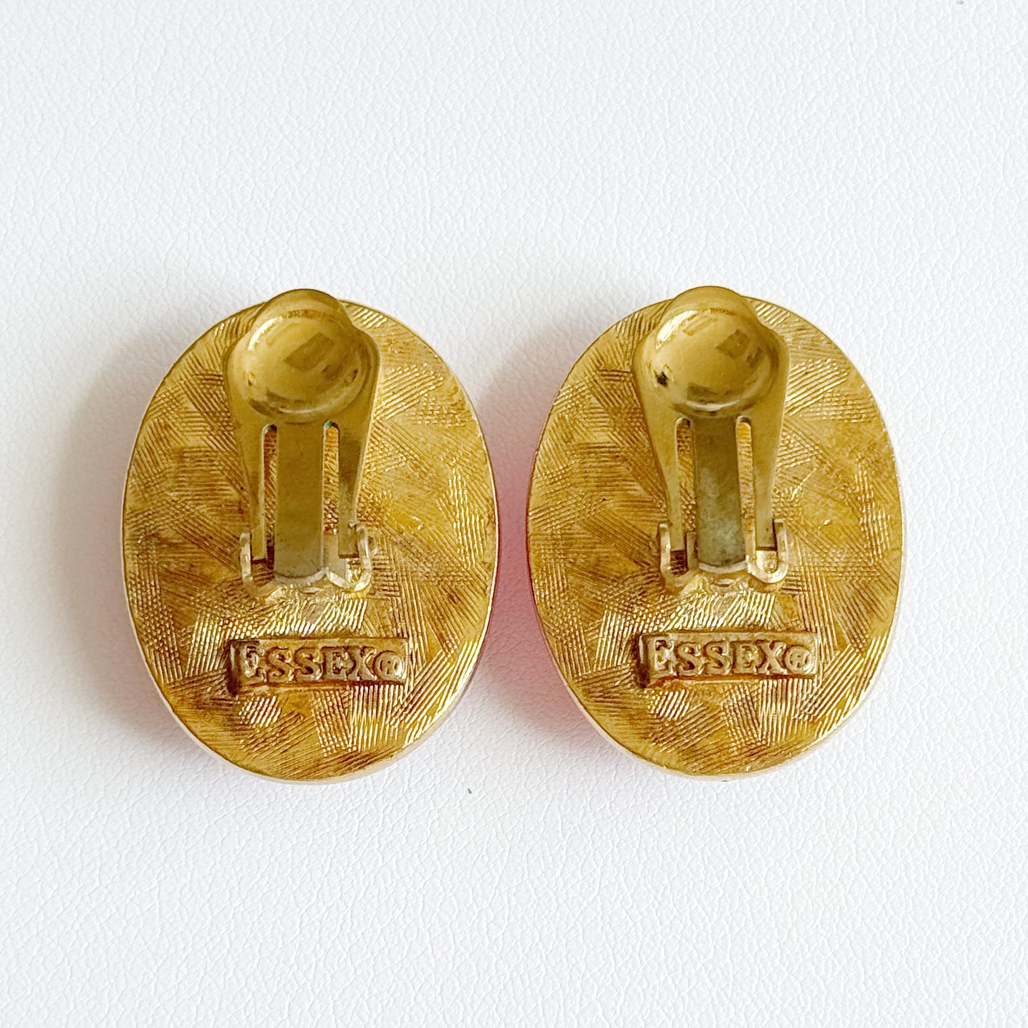 Essex Fuchsia Oval Clip Earrings