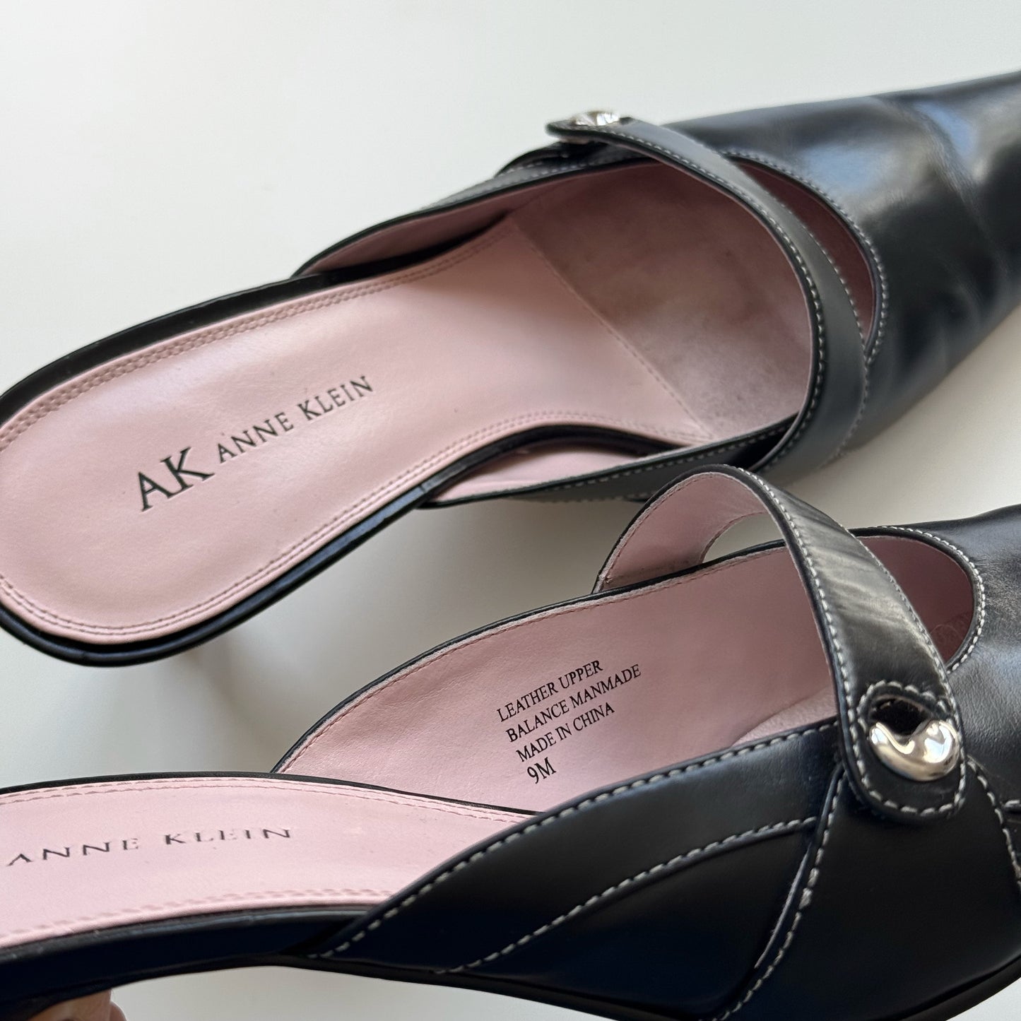 Vintage 2000s Anne Klein Leather Mule Heels (9)