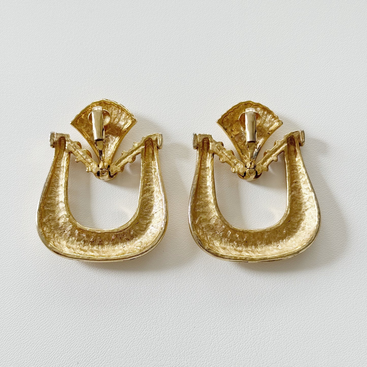 Vintage Shell Knocker Clip Earrings