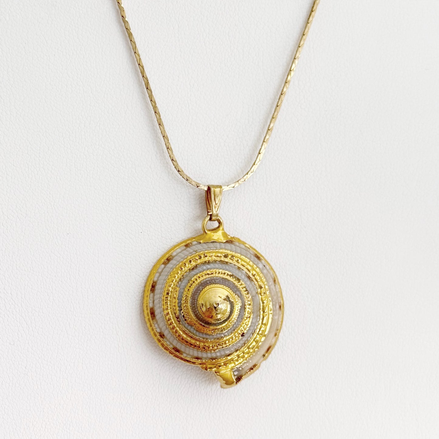 Vintage Gold tone Dipped Shell Necklace