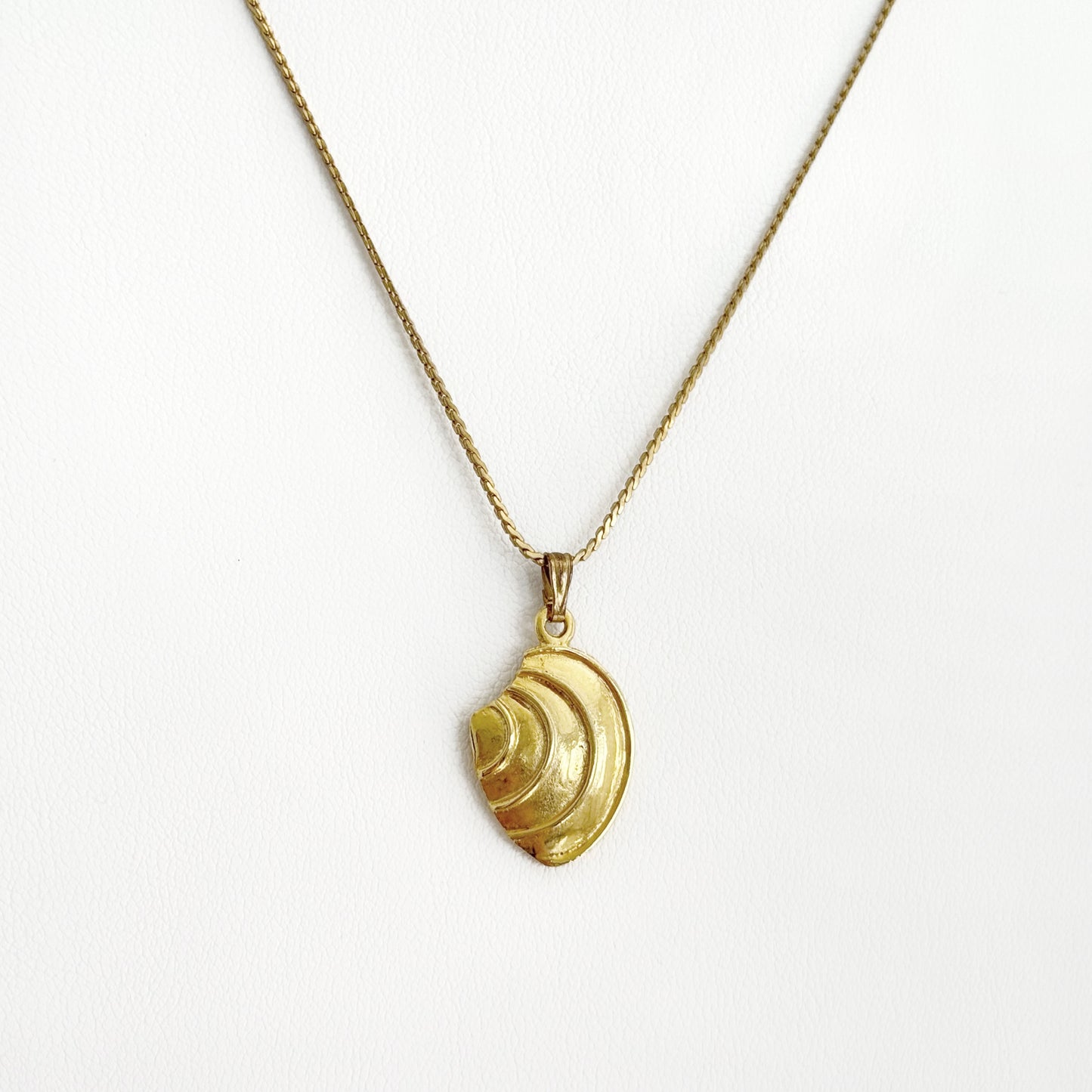 Vintage "Monet" Shell Necklace