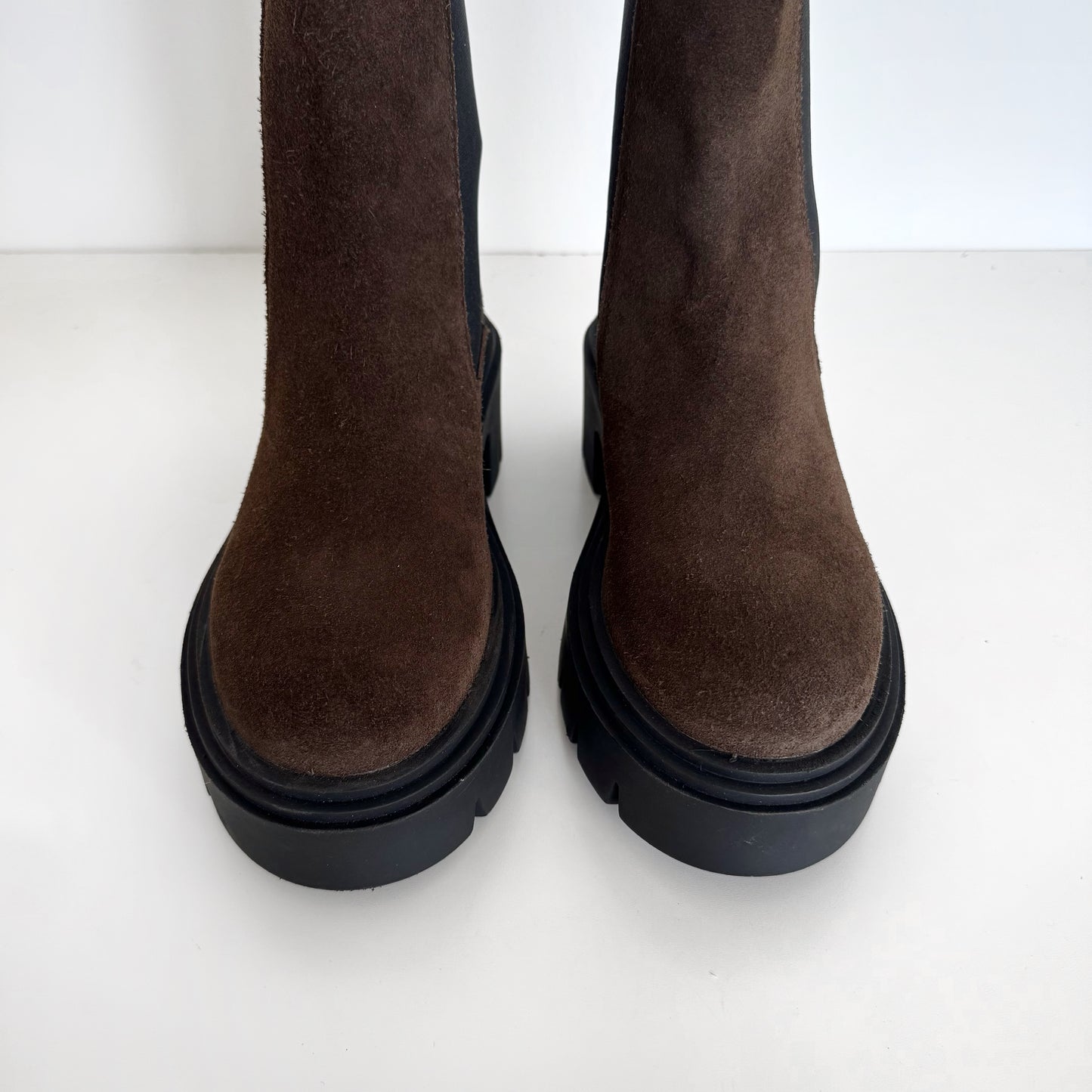 Steve Madden “Wisteria” Suede Platform Lug Chelsea Boots (7.5)