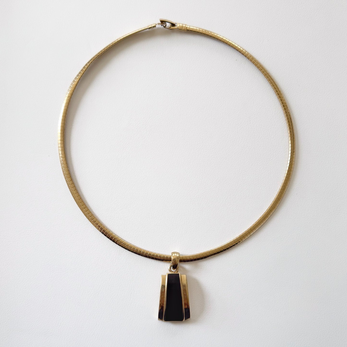 00s “Lia Sophia” Geometric Pendant on Chocker Necklace