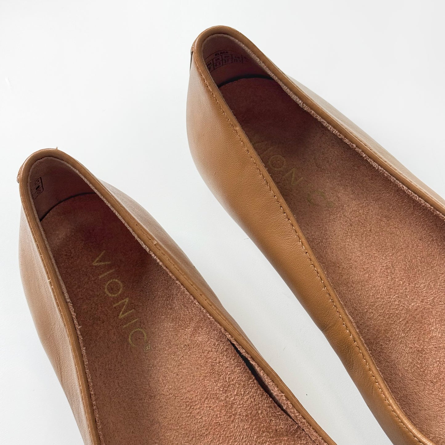 Vionic “Klara” Leather Flats (7)