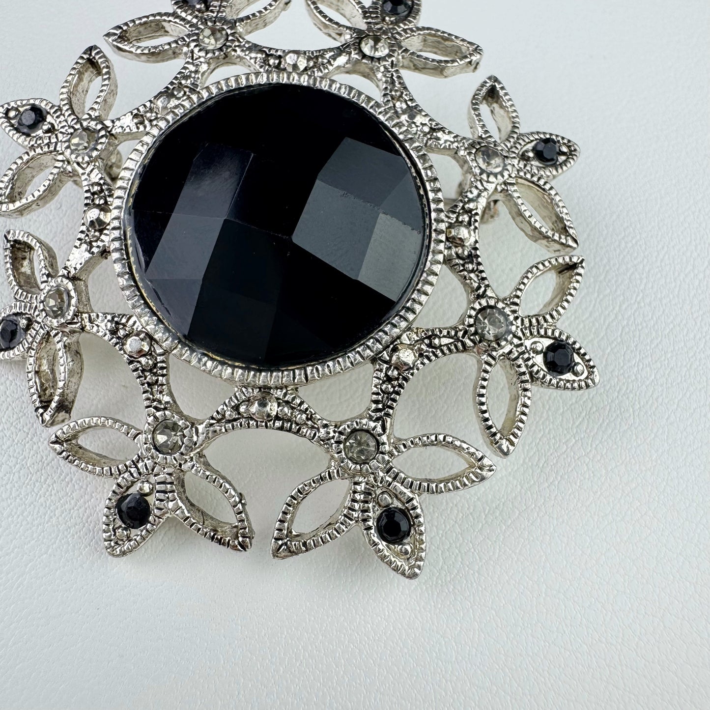 80s/90s “Trifari” Gothic Victorian style Brooch
