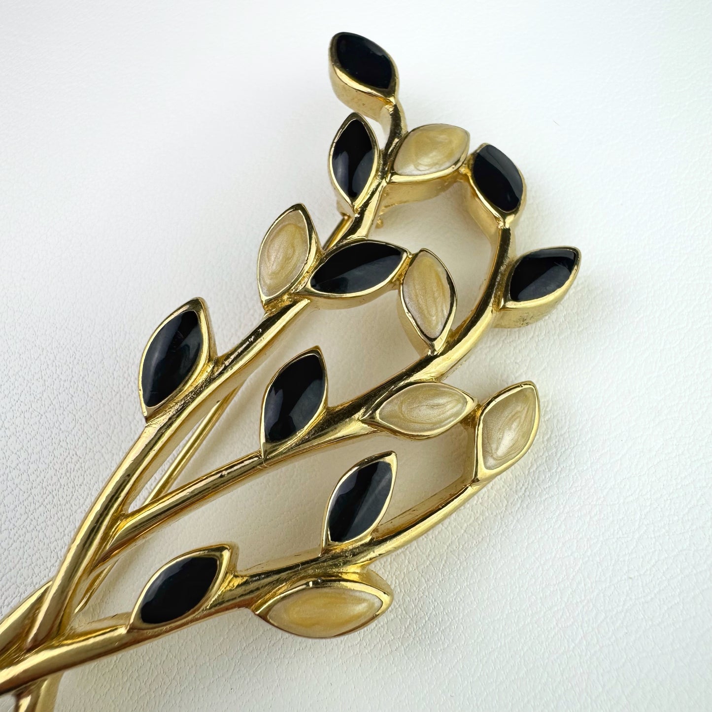 50s/60s “Trifari” Minimal Leaf Enamel Brooch