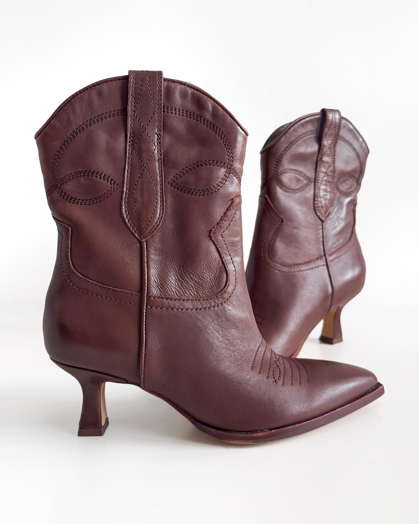 Dolce Vita “Angel” Chocolate Brown Kitten Heel Cowgirl Booties (6.5)