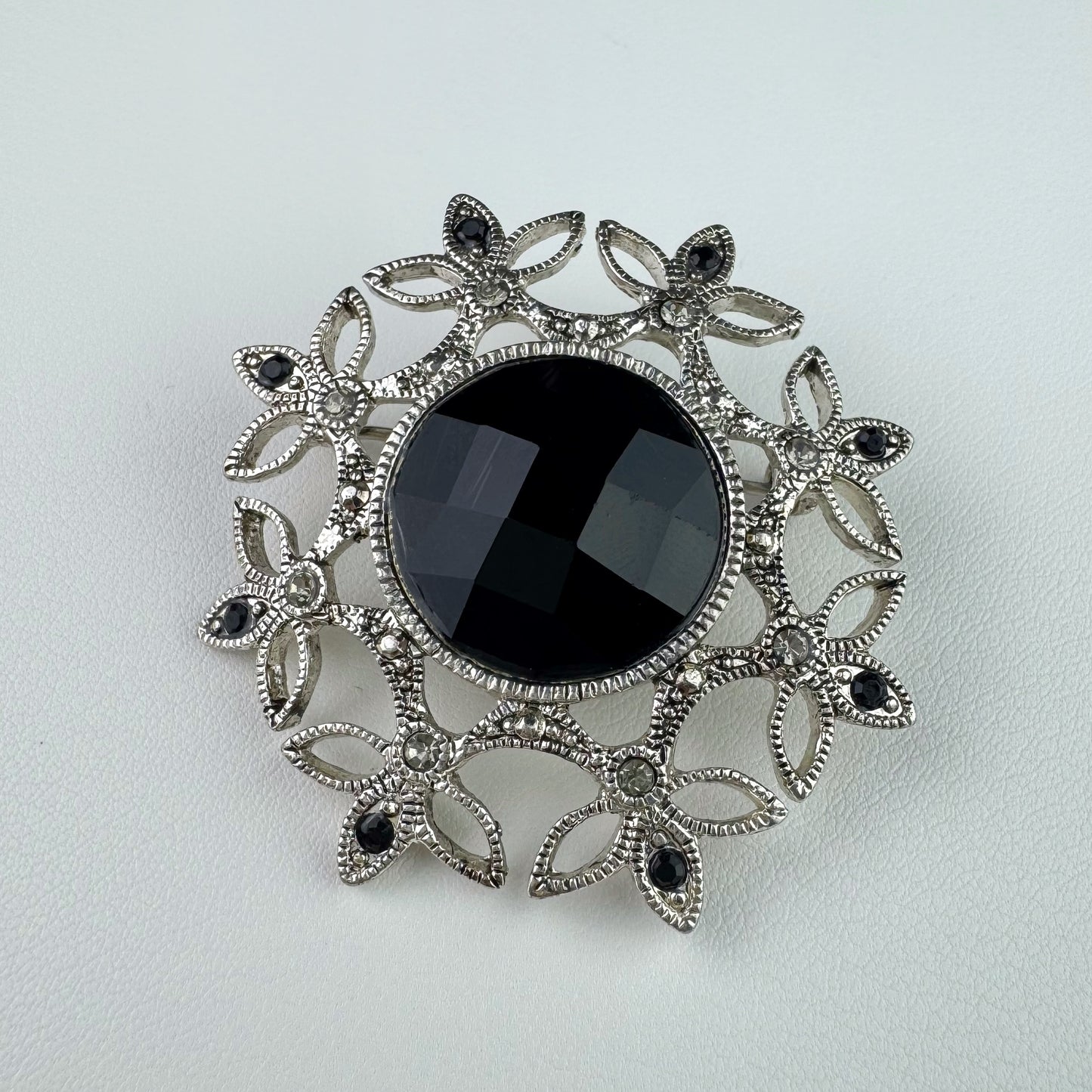 80s/90s “Trifari” Gothic Victorian style Brooch