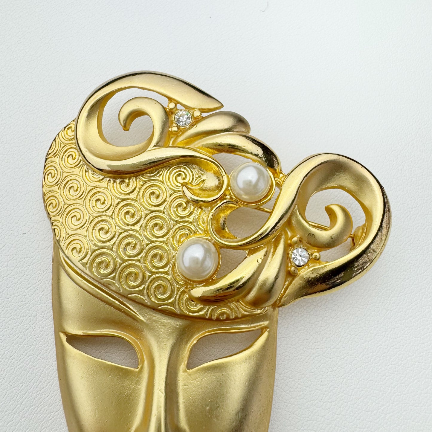 80s Mask Pearl Brooch