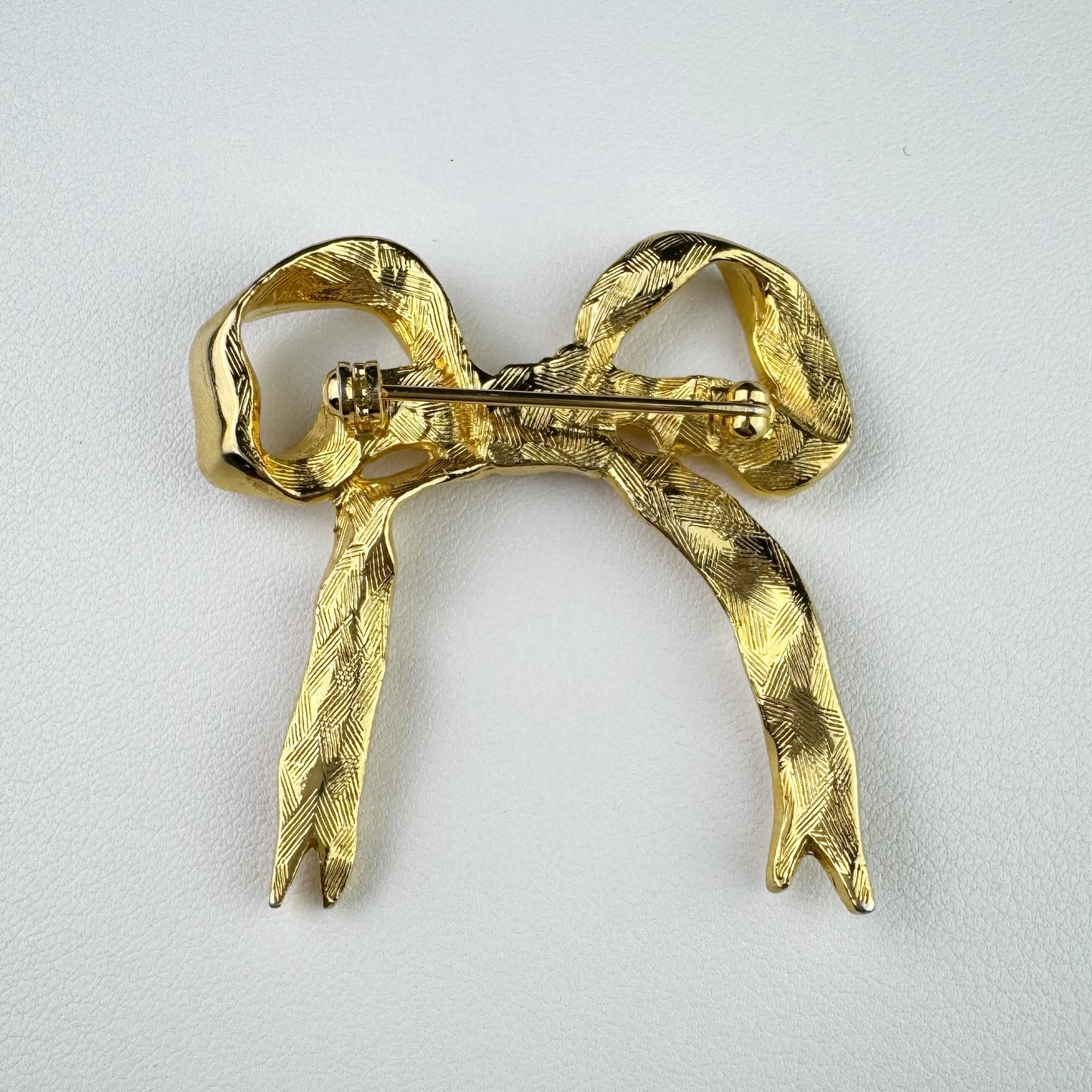 80s/90s Minimal Ribbon Bow Brooch
