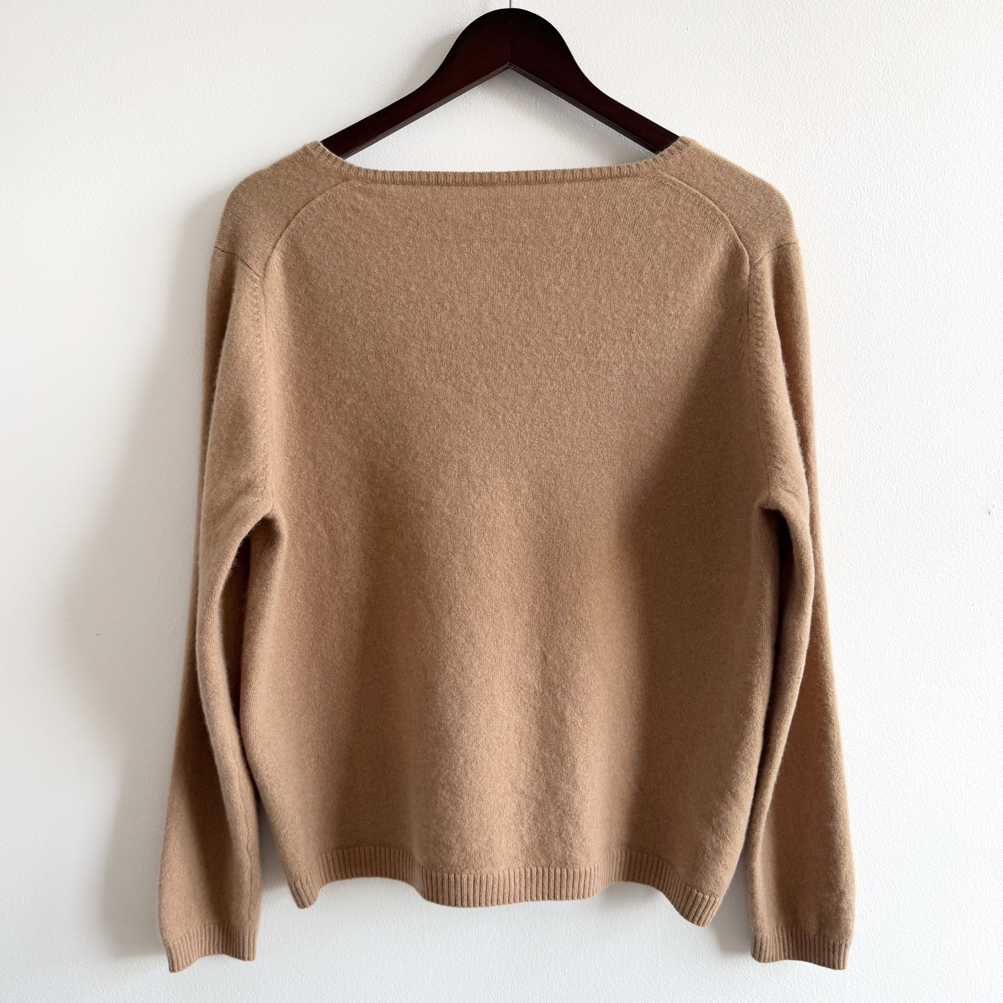 Cashmere V Neck Sweater in Camel