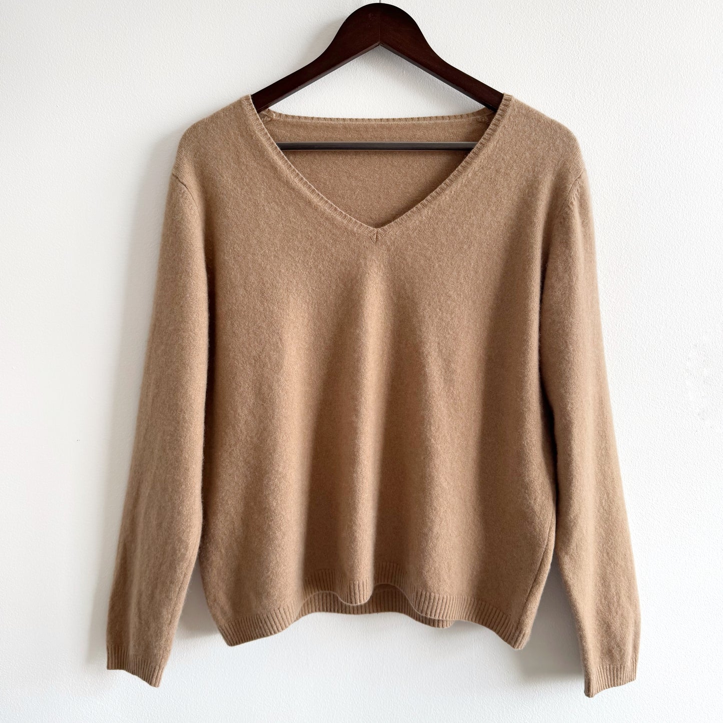 Cashmere V Neck Sweater in Camel