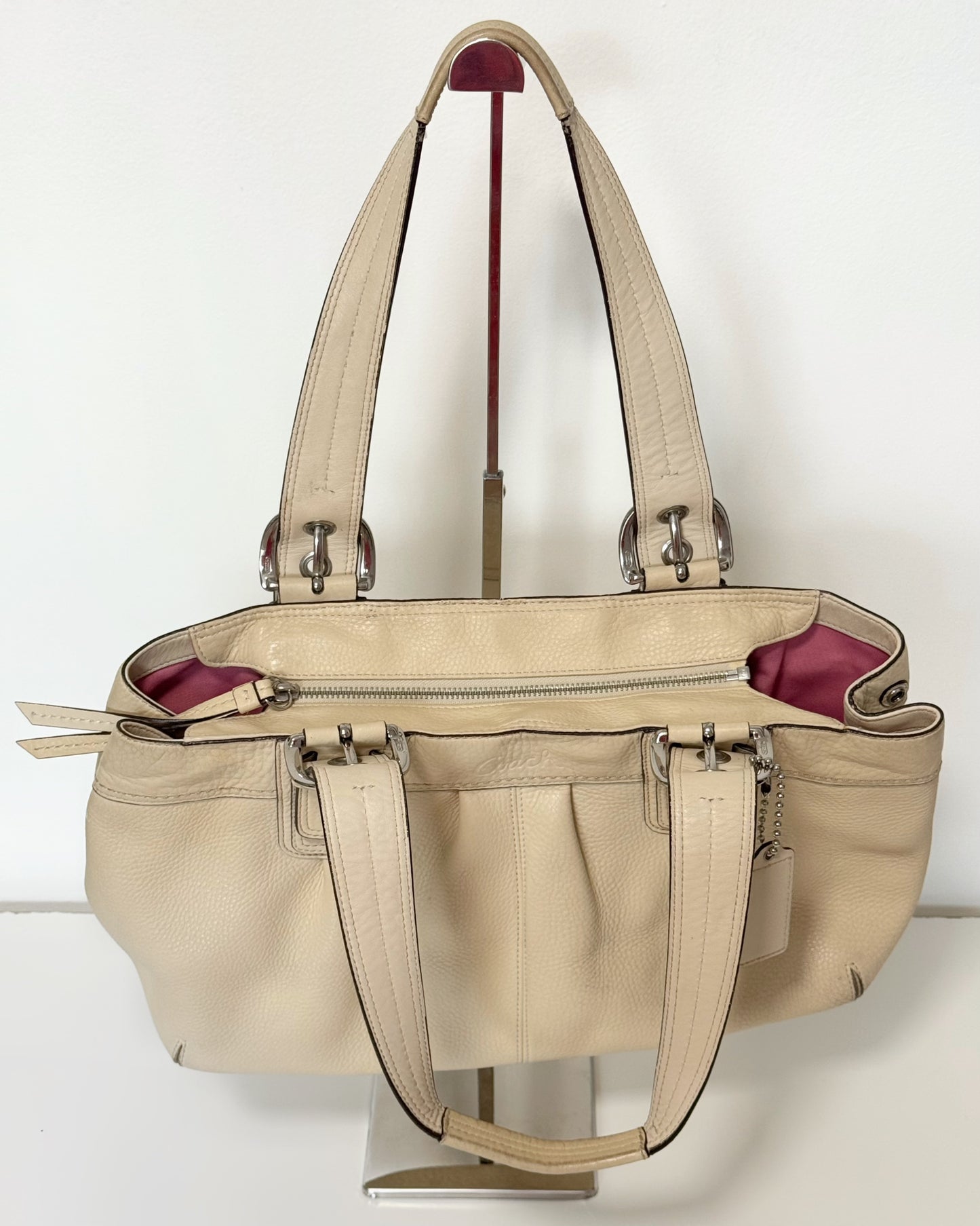 00s/10s Coach Soho Tote Back in Cream