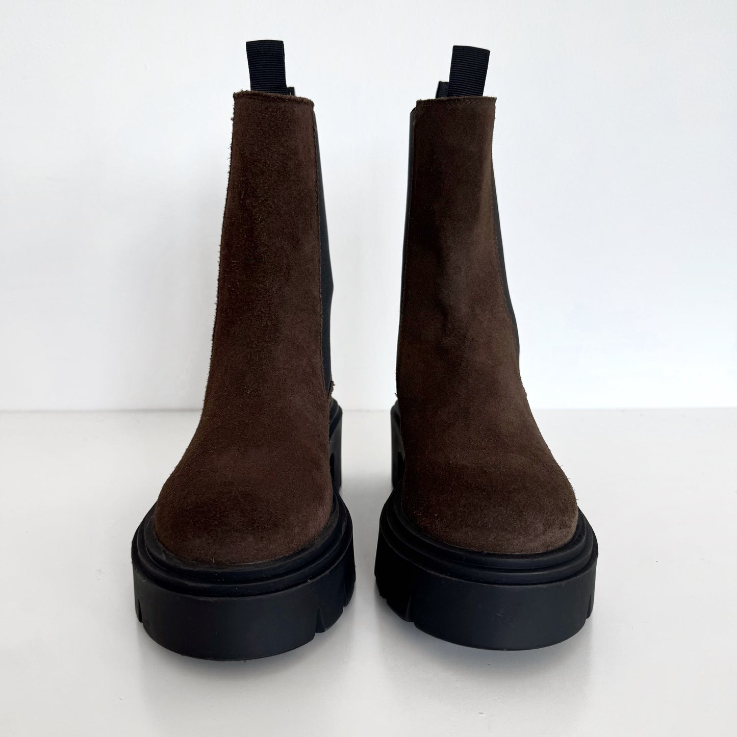 Steve Madden “Wisteria” Suede Platform Lug Chelsea Boots (7.5)