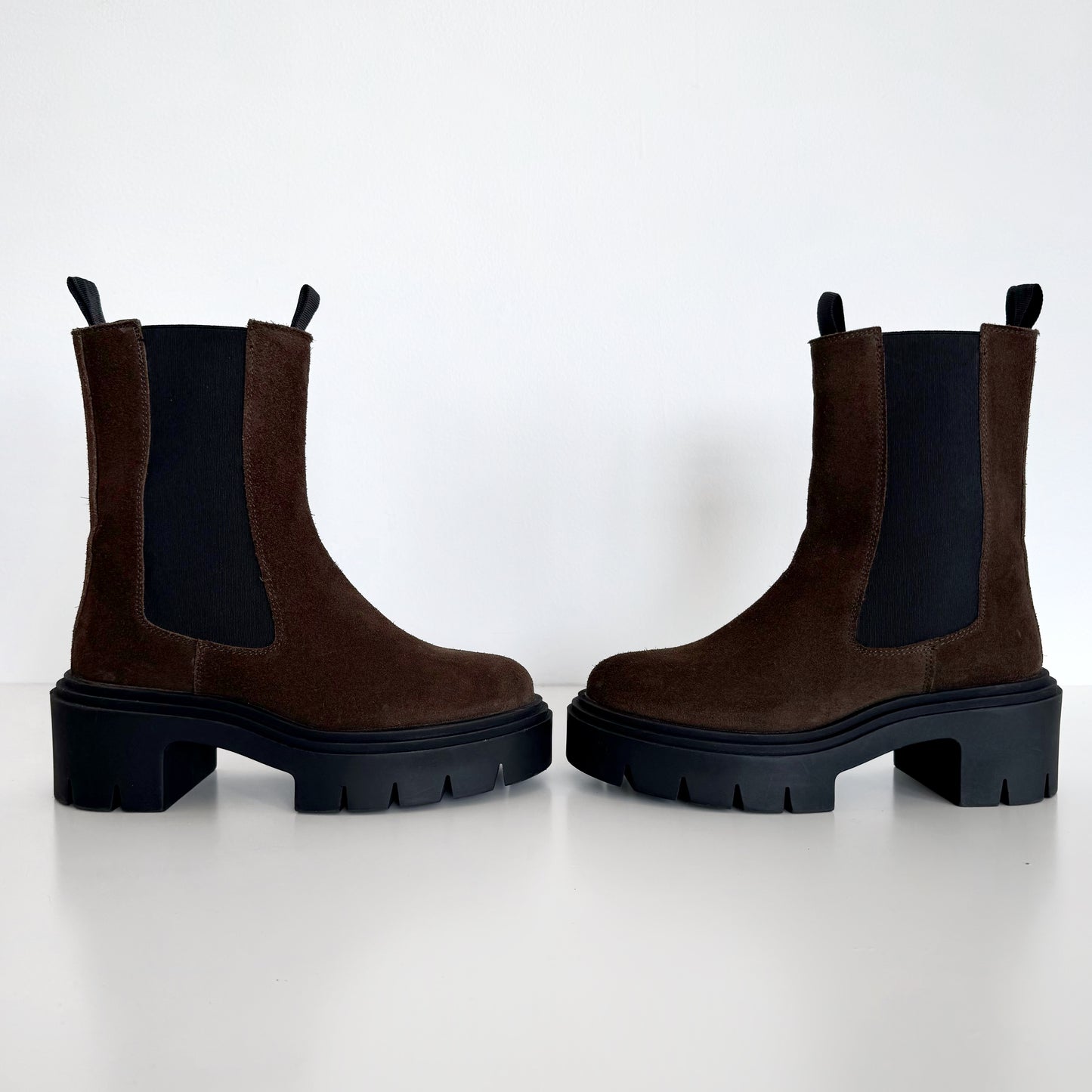 Steve Madden “Wisteria” Suede Platform Lug Chelsea Boots (7.5)