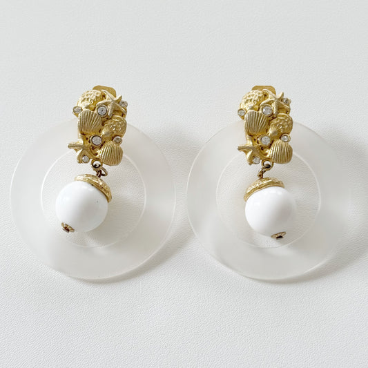 Vintage Shells Circular Dangle Clip Earrings