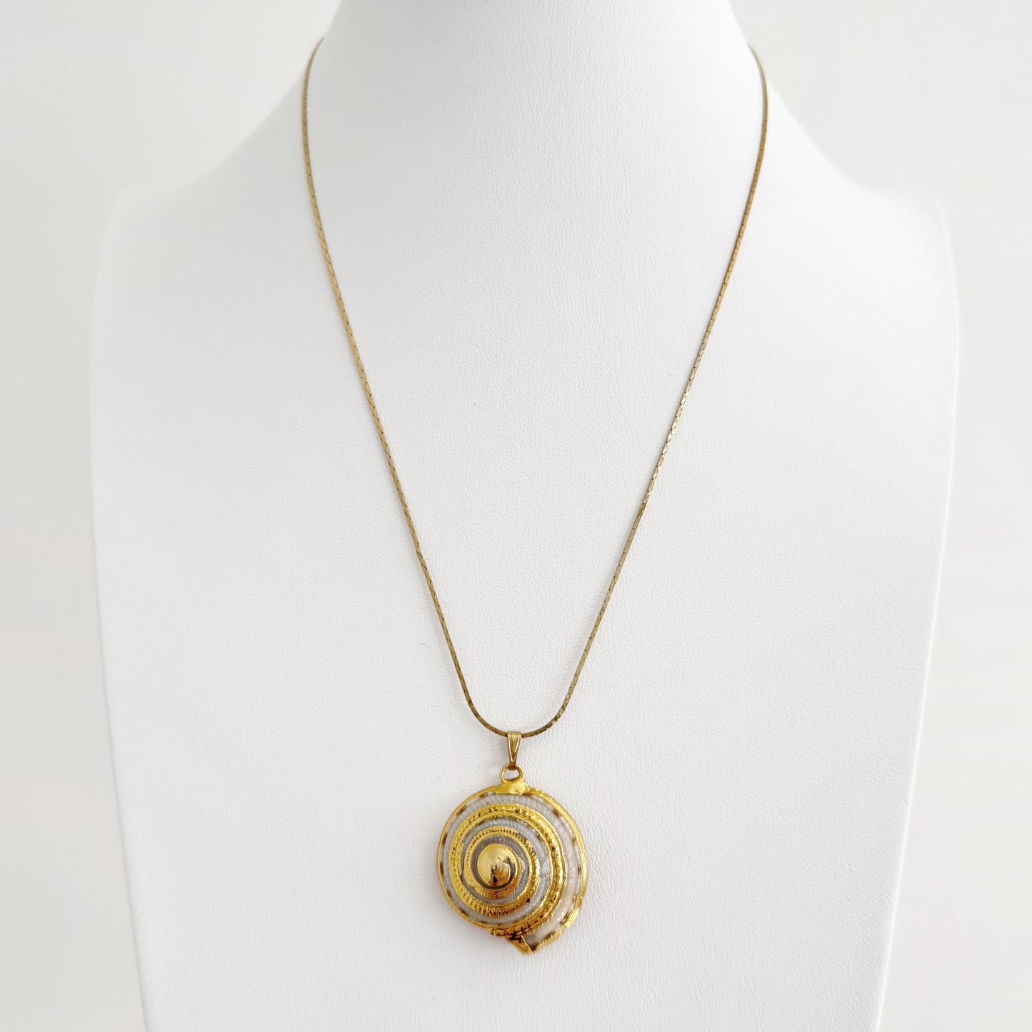 Vintage Gold tone Dipped Shell Necklace