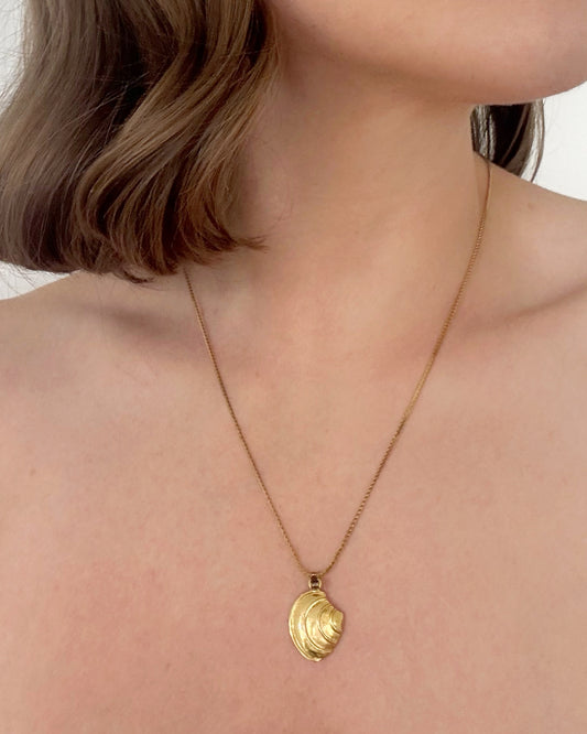 Vintage "Monet" Shell Necklace